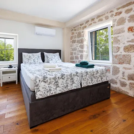 Haus Meter In - Haus Fuer 6 Personen * Donji Prolozac